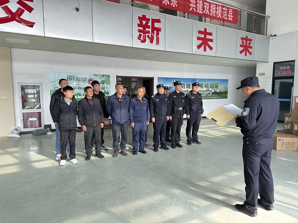 25.12.3警企联动开展公交防恐演练1.jpg
